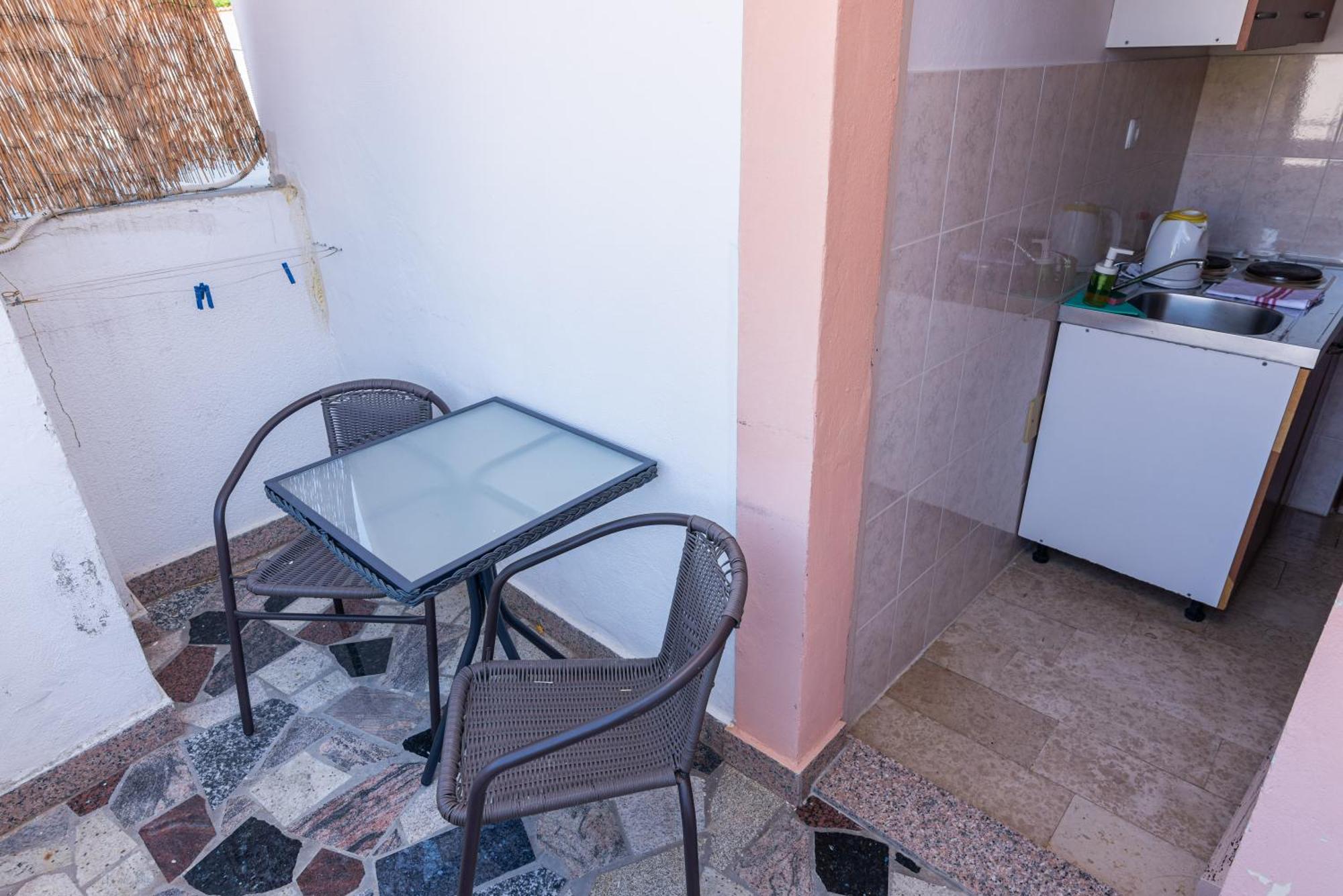 Rooms & Studio Apartments By The Way Baška Exterior foto