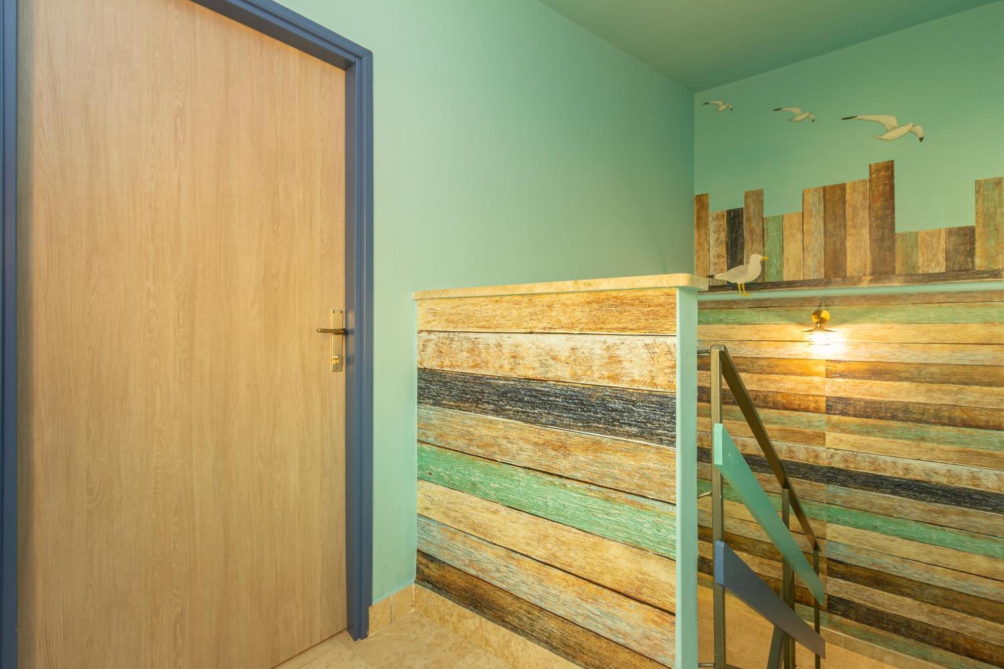 Rooms & Studio Apartments By The Way Baška Exterior foto